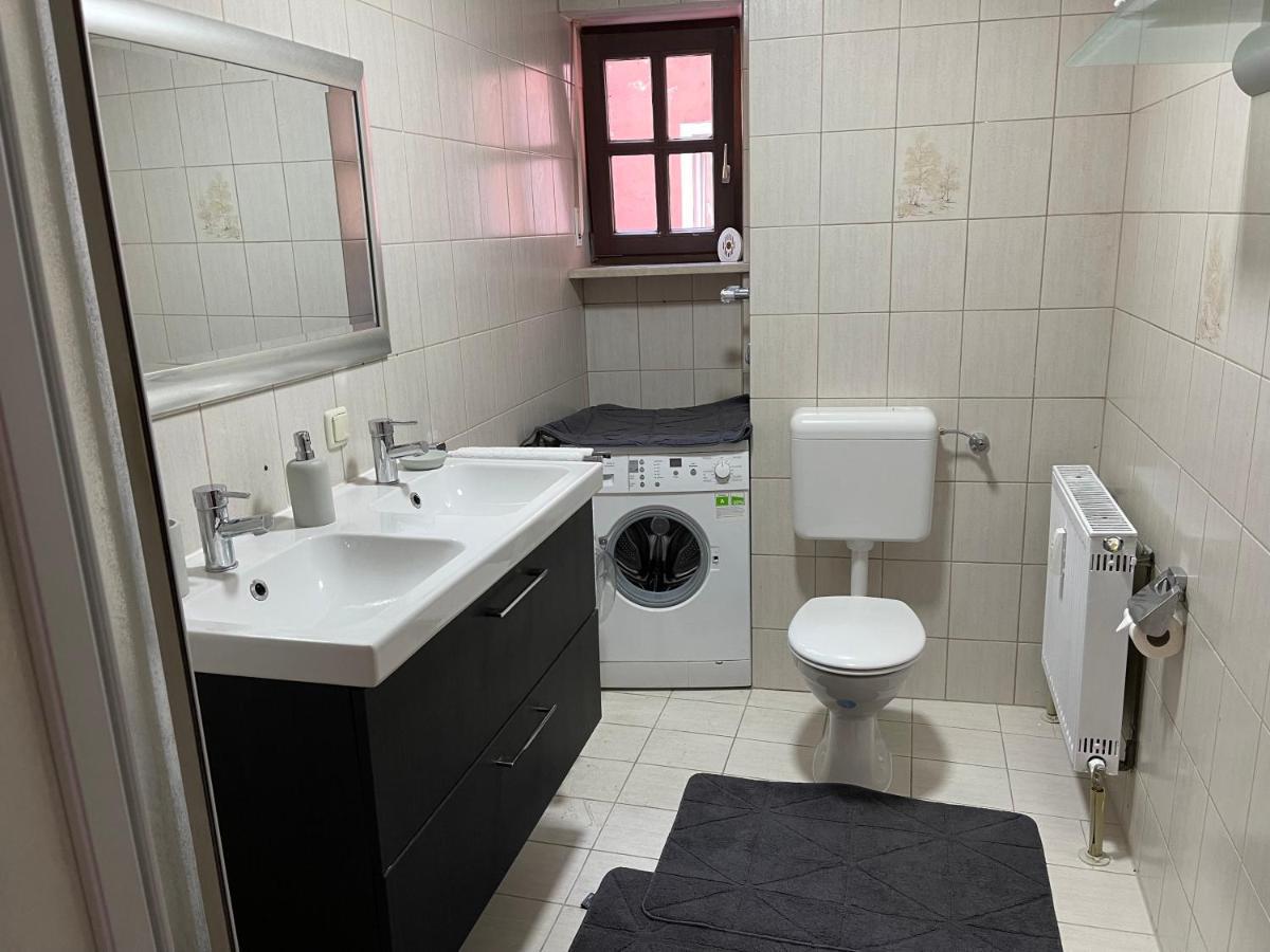 Helle Zwei-Zimmer-Stadt-Wohnung Am Bismarkplatz Mit Tiefgarage Landshut Exterior foto